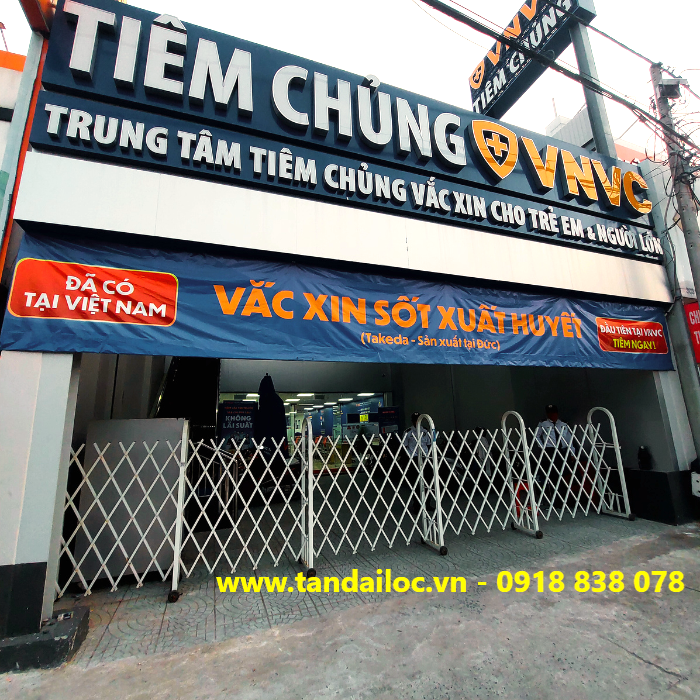 Hệ thống tiêm chủng VNVC sử dụng hàng rào xếp mẫu chức U của Tấn Đại Lộc
