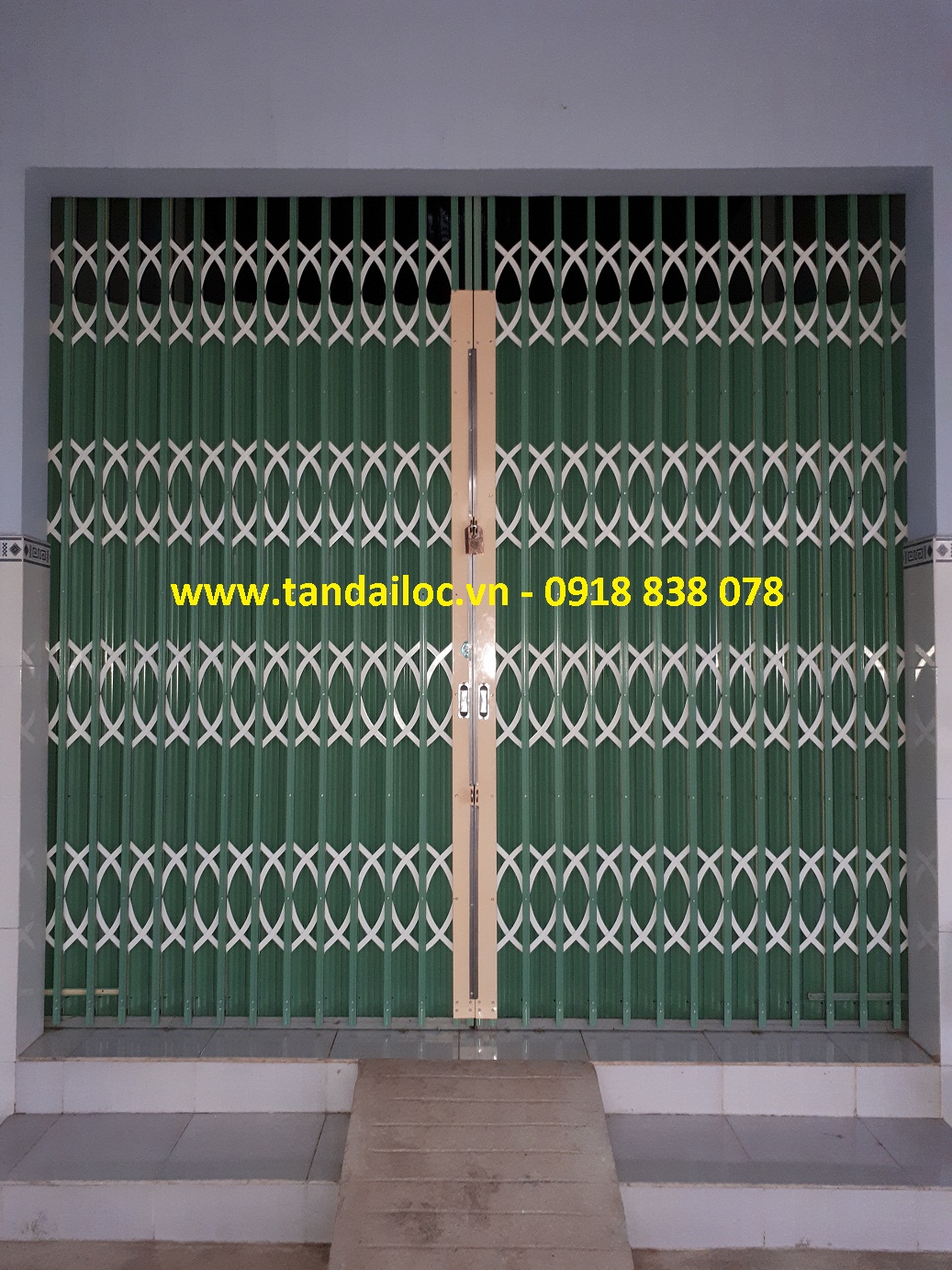 Cửa kéo Đài Loan Tấn Đại Lộc C10