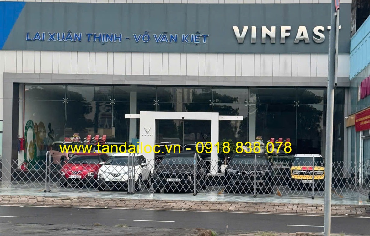 Showroom Vinfast tin tưởng lựa chọn hàng rào xếp Tấn Đại Lộc