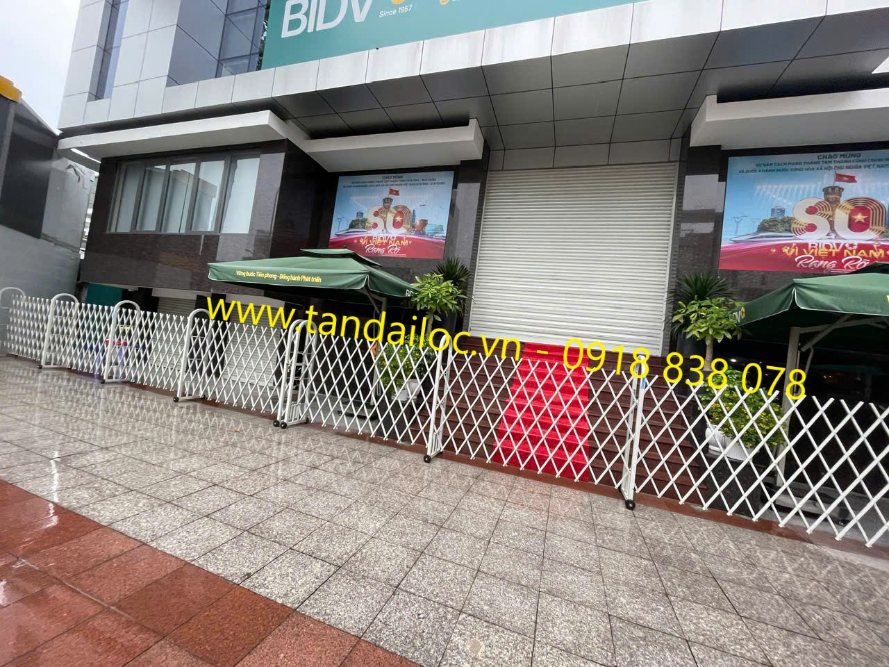 Hàng rào xếp di động mẫu chữ U