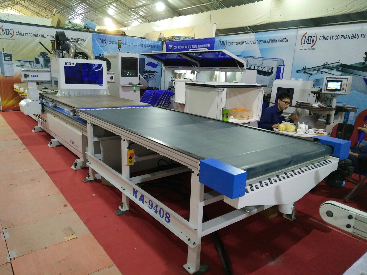 GIA CÔNG TRUNG TÂM CNC KN2408DT