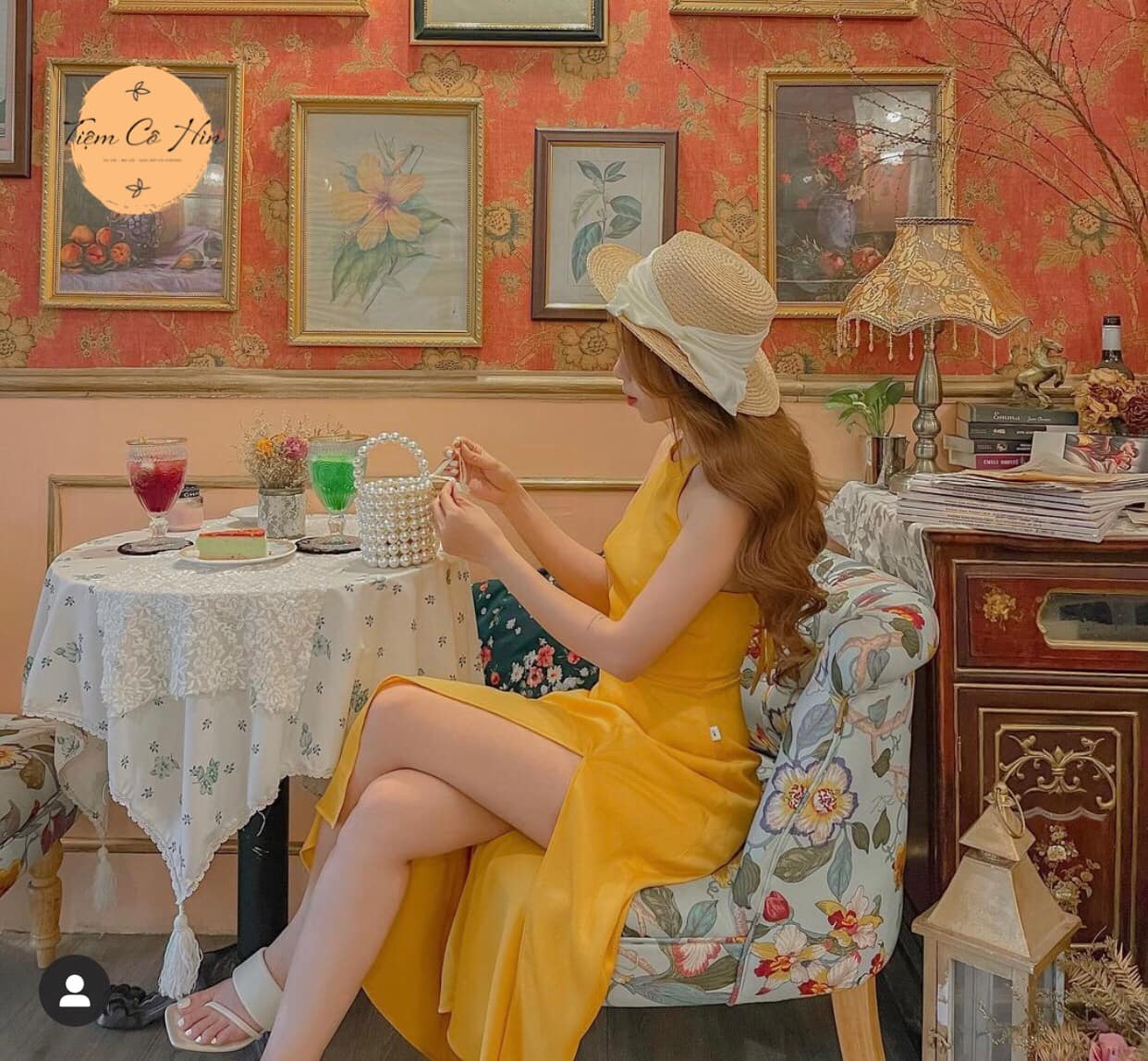 Mũ rộng vành rafia nơ lụa to