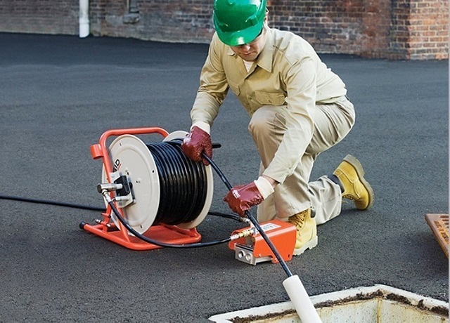 Lí do bạn nên chọn dịch vụ thông cống nghẹt quận 4 của Bác sĩ môi trường?