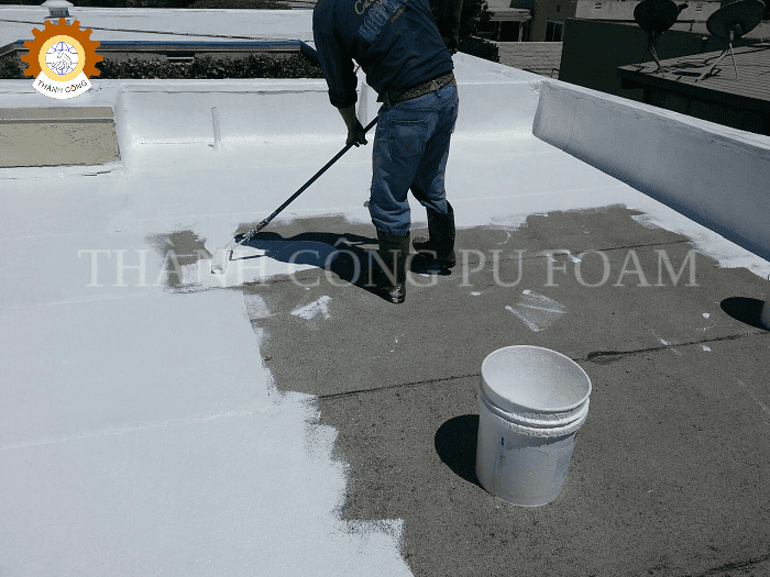 máy phun PU chống thấm