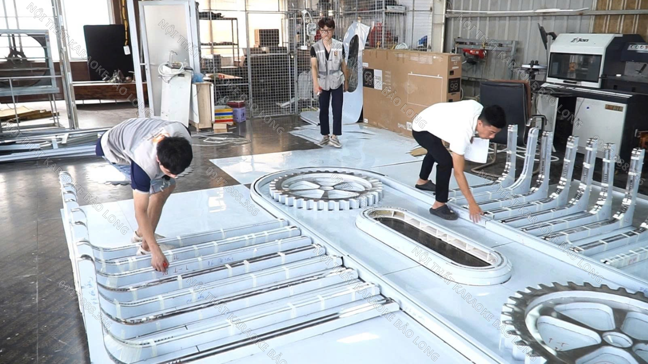 Kiểm tra phòng trước khi xuất xưởng 