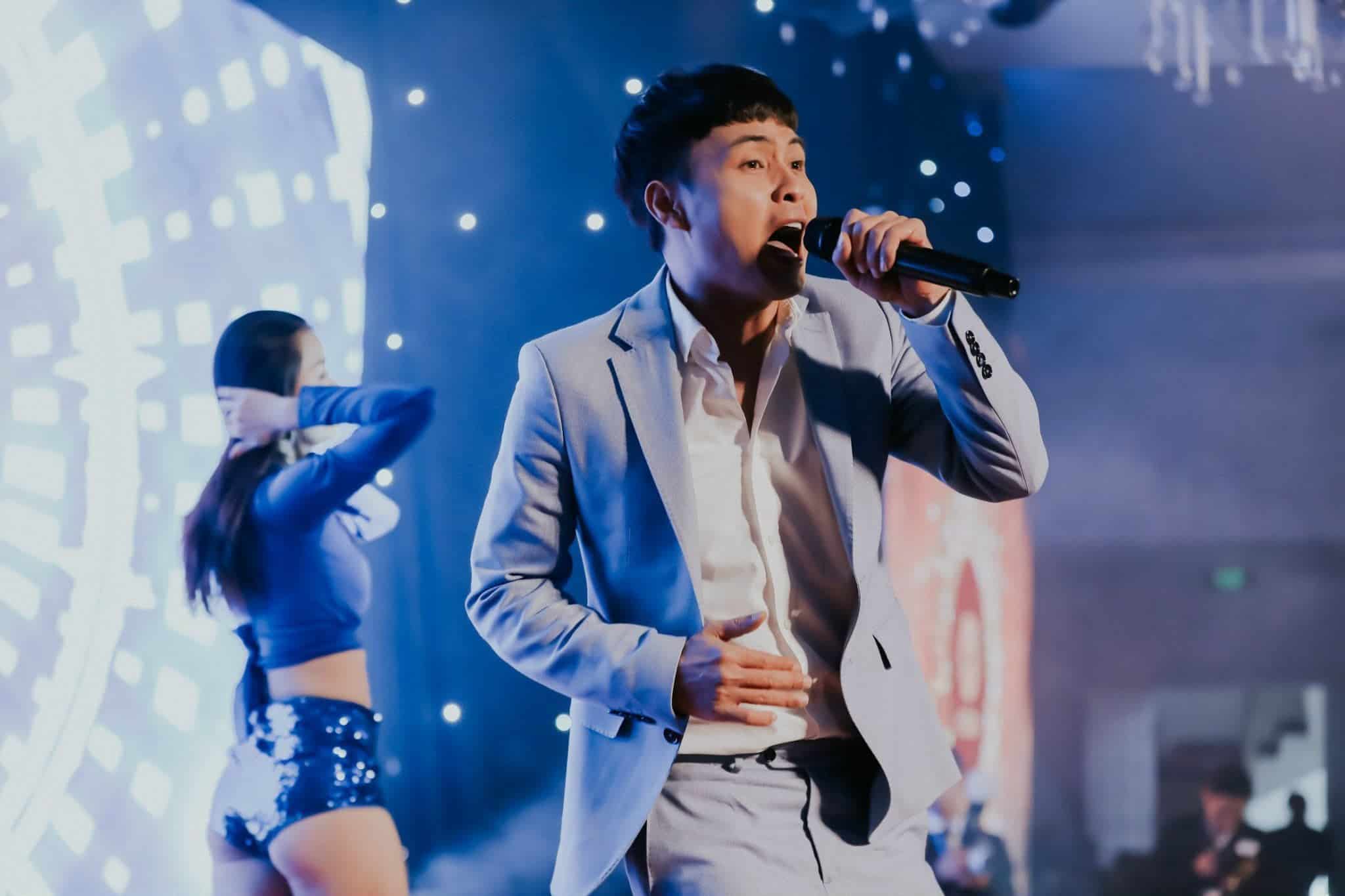 Ca sĩ sự kiện