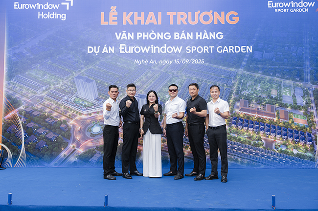 Tổ chức sự kiện