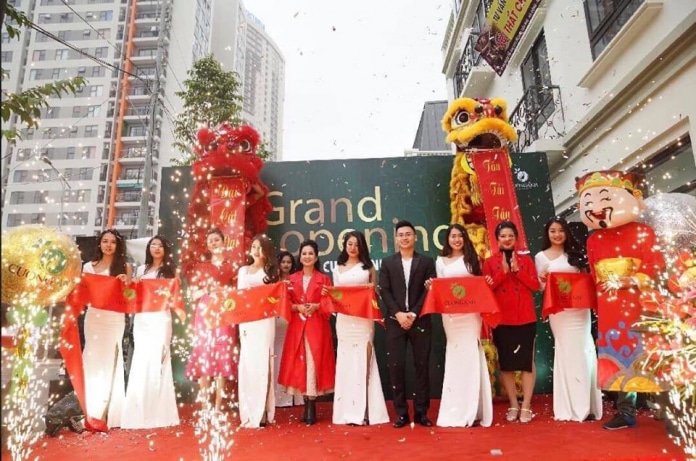 Tổ chức sự kiện khai trương
