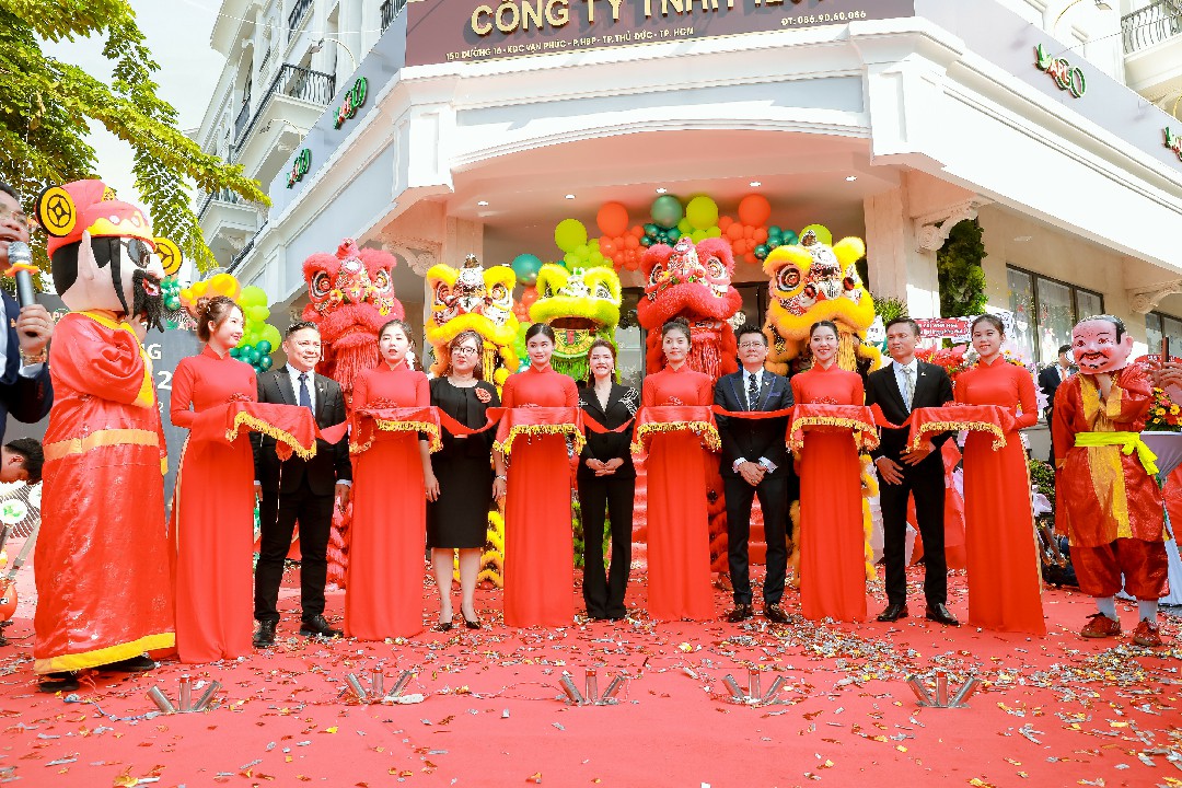 Tổ chức sự kiện khai trương