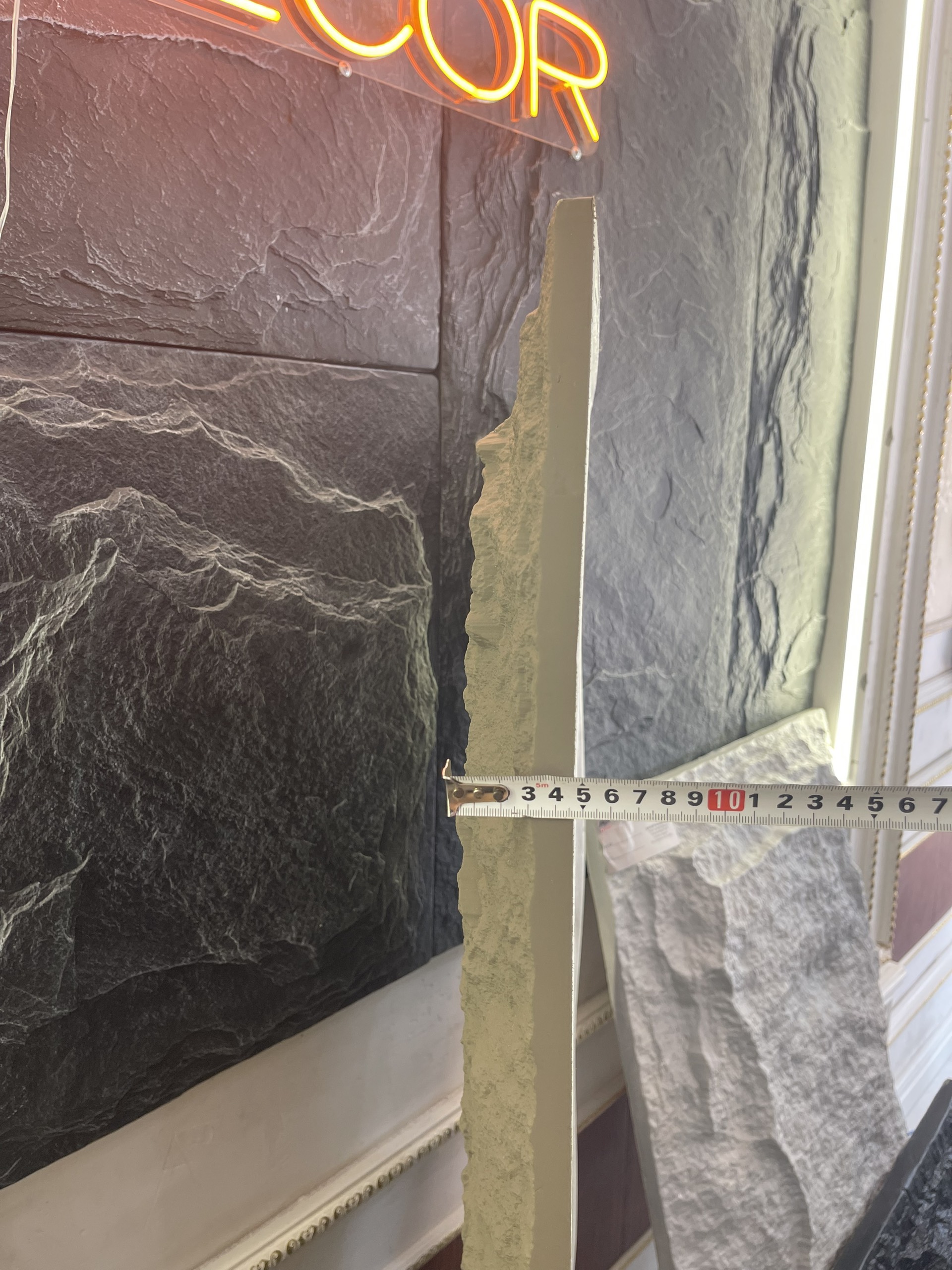 Ưu, nhược điểm của tấm ốp tường PU giả đá loại vân thấp 4cm PD2