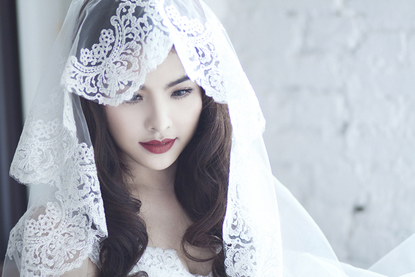 khăn voan che mặt cô dâu