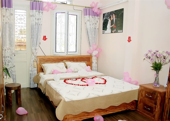 trang trí phòng cưới