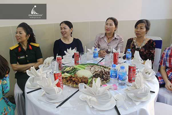 họp mặt đồng đội