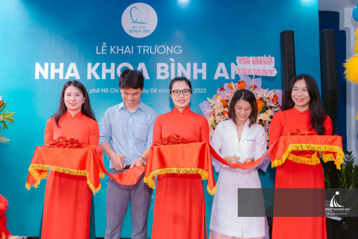 khai trương