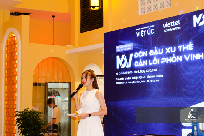 ra mắt sản phẩm
