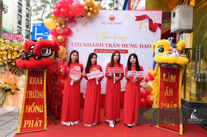 khai trương