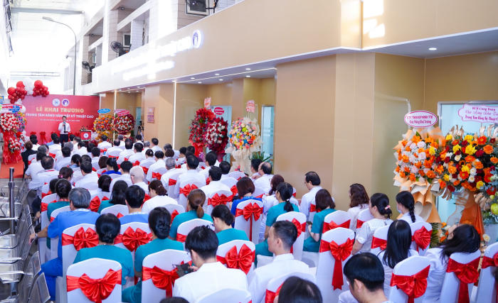 khai trương