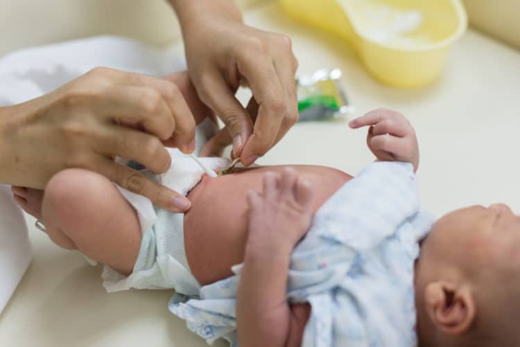 Dịch vụ tắm bé tại nhà Hà Nội