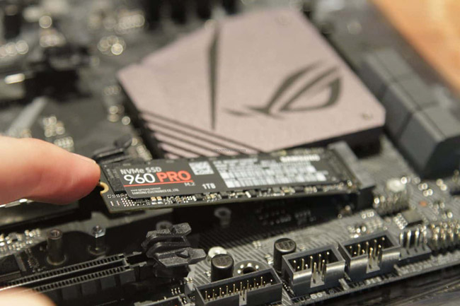 Hình 8 của Cách lắp ổ cứng SSD NVMe M.2?
