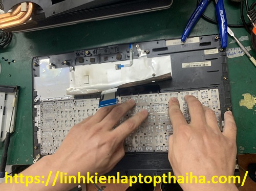 dịch vụ thay bàn phím laptop tại nhà
