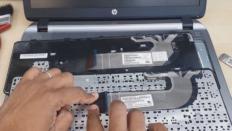 thay bàn phím laptop Hp 250 G10