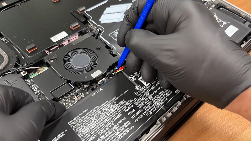 thay pin laptop Lenovo Legion 9i