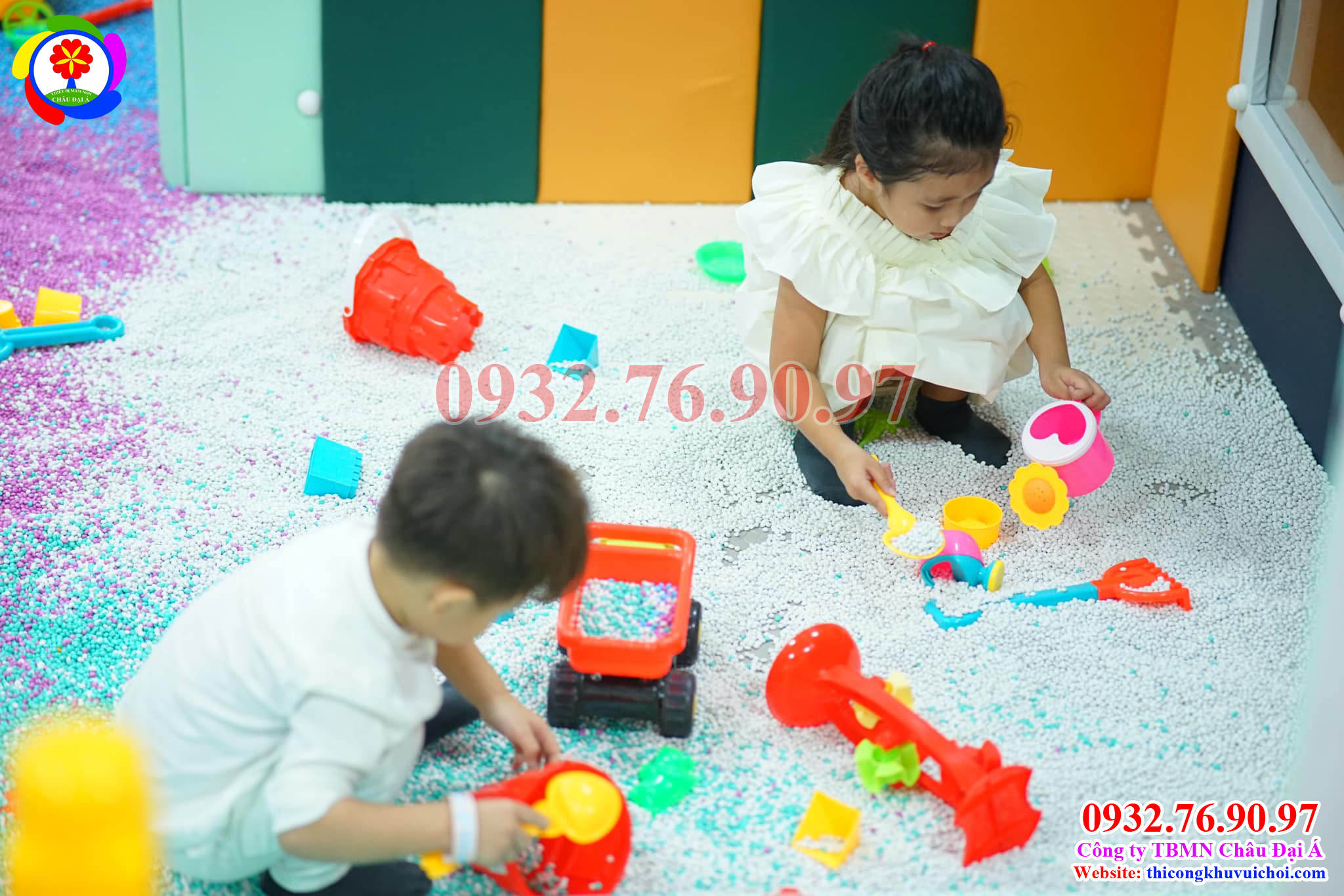 Hạt sứ dùng trong khu vui chơi, trẻ em chơi an toàn. Hạt bóng, trơn, rất khóa bể