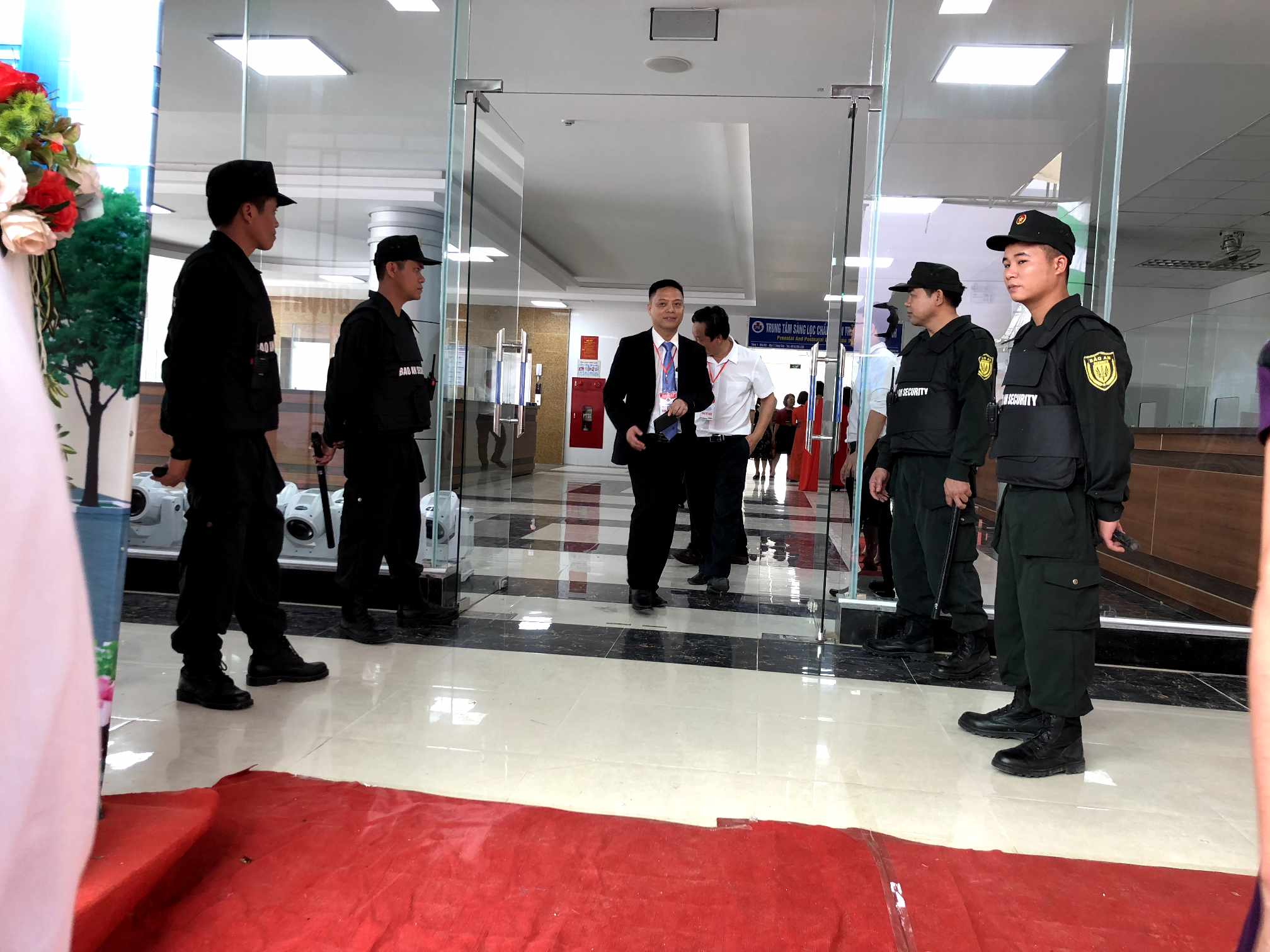 Vệ sỹ bảo vệ yếu nhân uy tín tại Vinh